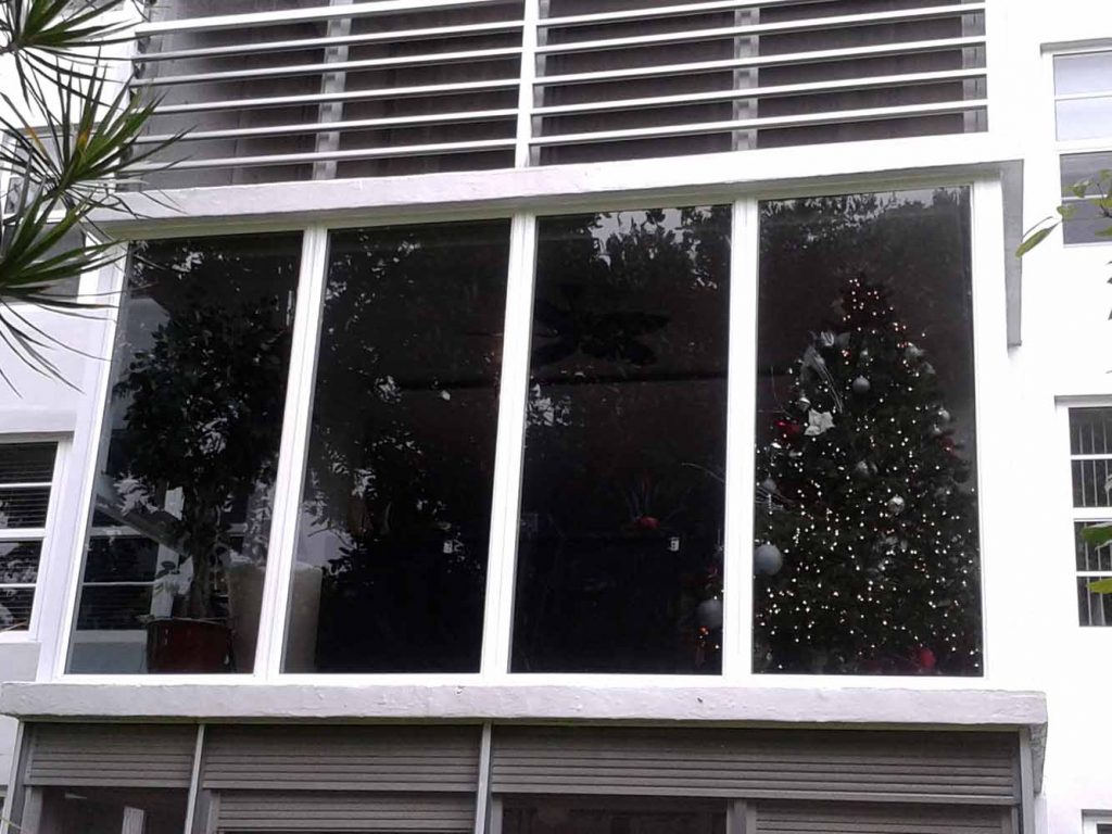 G2 Enclosure PGT WinGuard Aluminum Picture Windows and Horizontal Roller Windows with Rain Glass